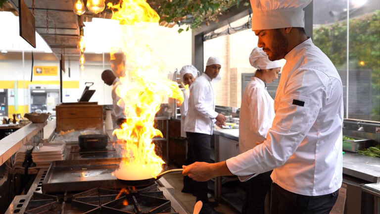 foodservice-kitchen_chef_fire
