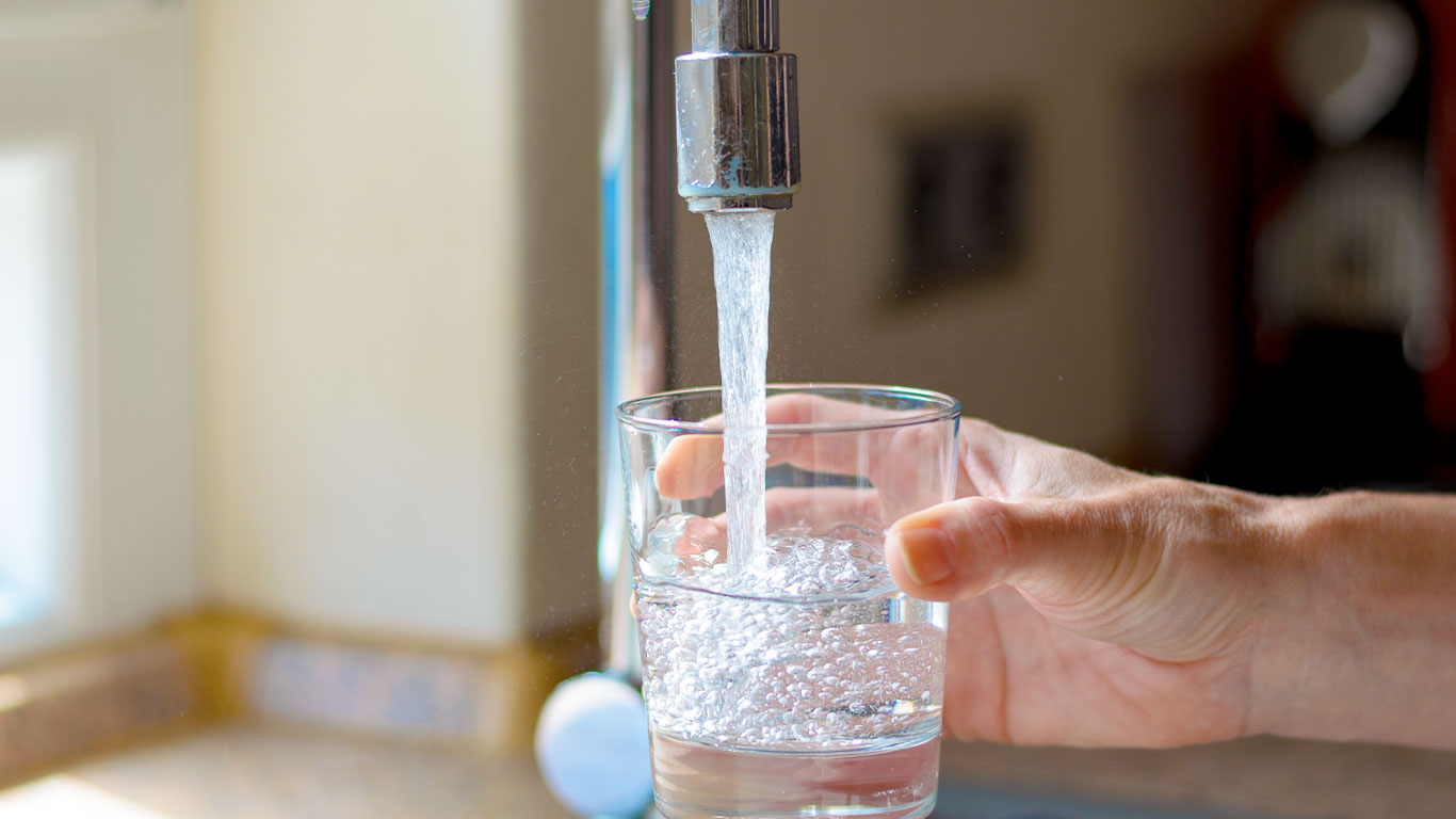 water_glass_sink